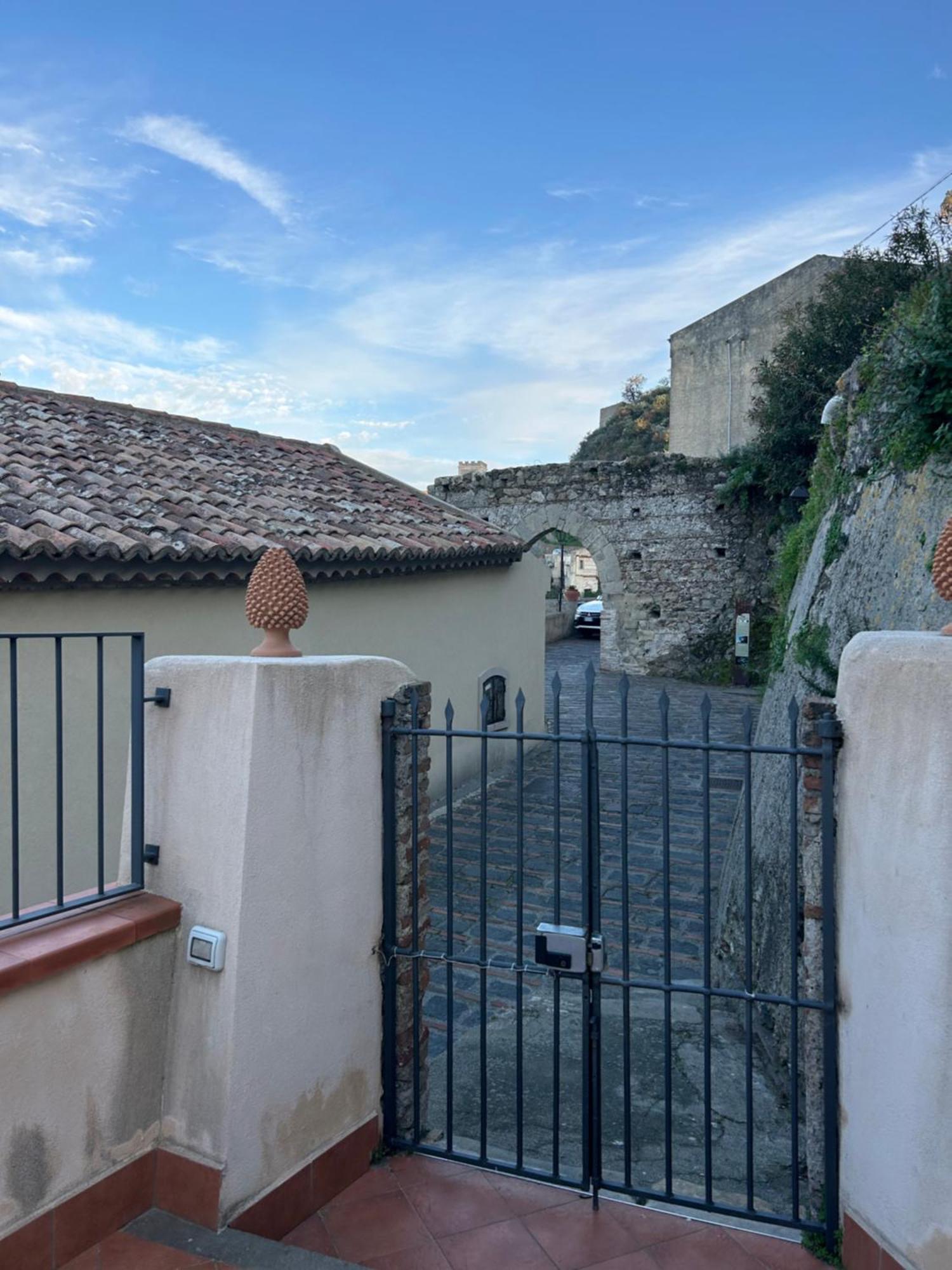 Casa Gambino Panzió Savoca Kültér fotó